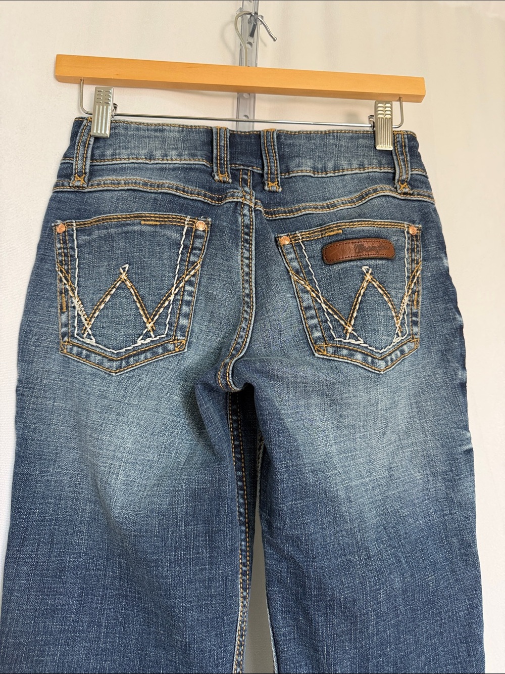 Wrangler Low Rise Boot Cut Dark Wash Jeans Sz 0 Western Rodeo 34" Inseam Stretch - Picture 5 of 10